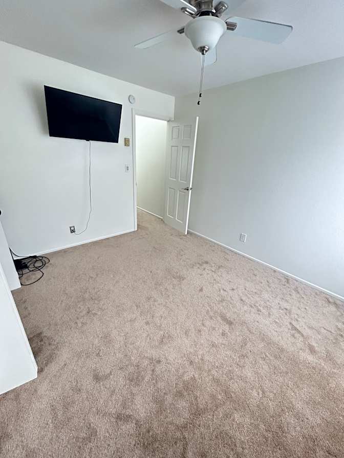 Anahit's room