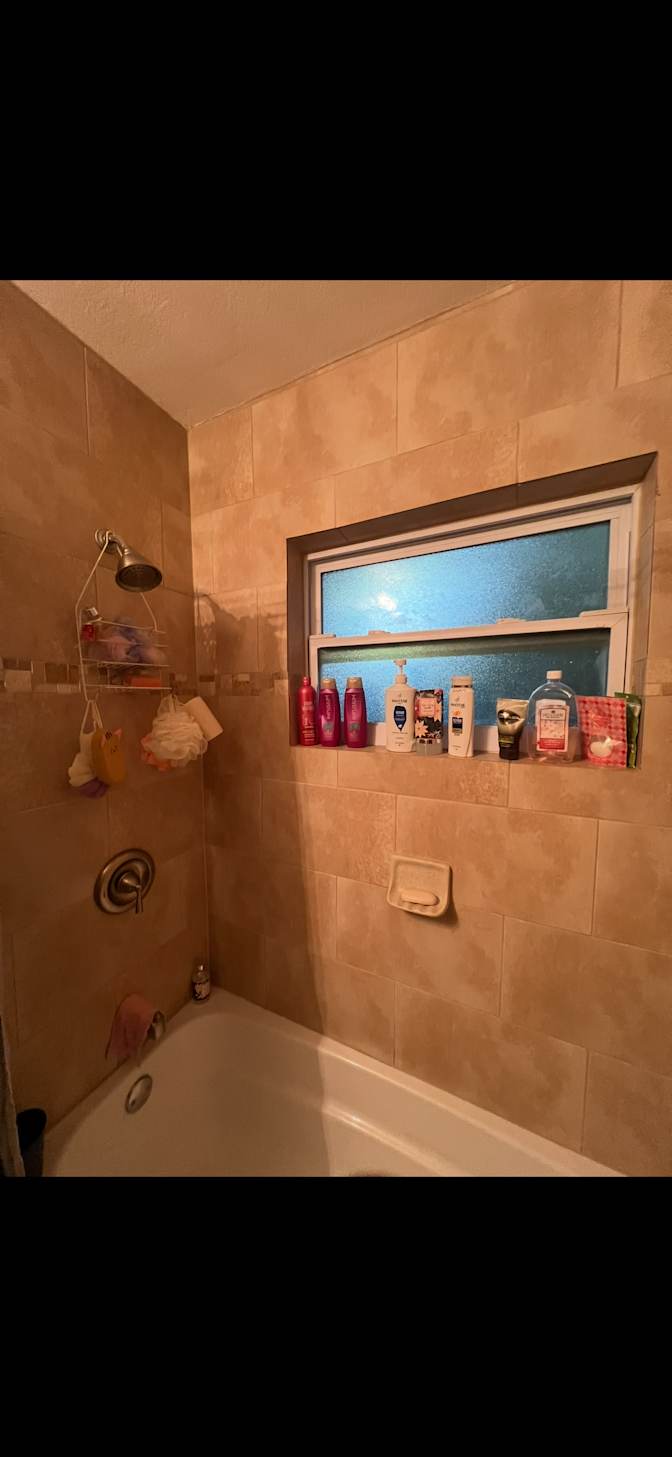 Joanne Mcmeekin's room