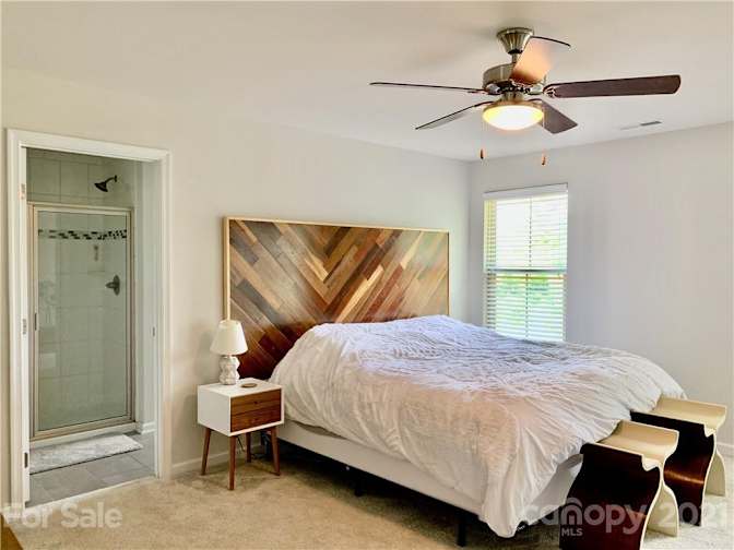 Alcove Rooms's room