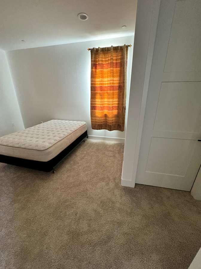 Tee's room