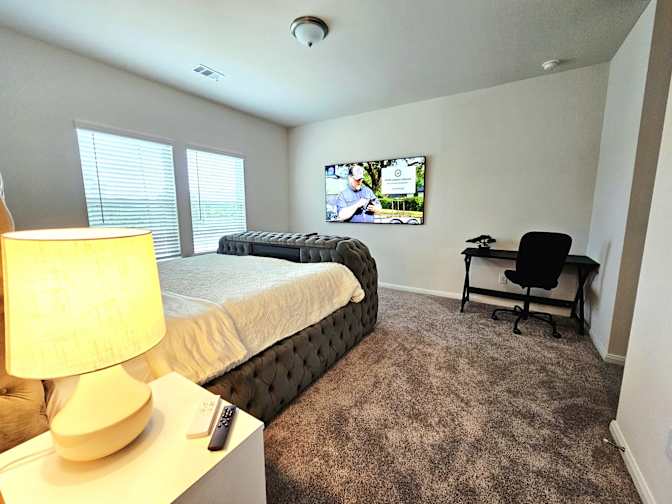 Divin's room
