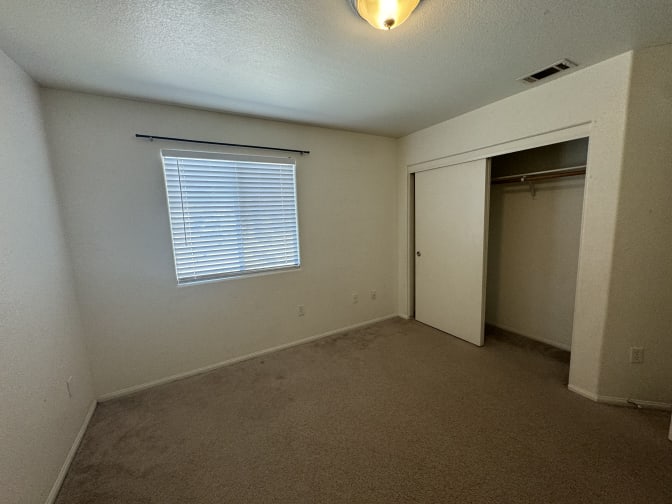Gerardo Rosales's room