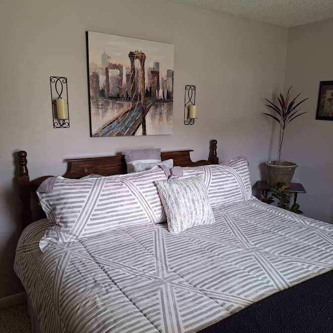 Phillip Groves's room
