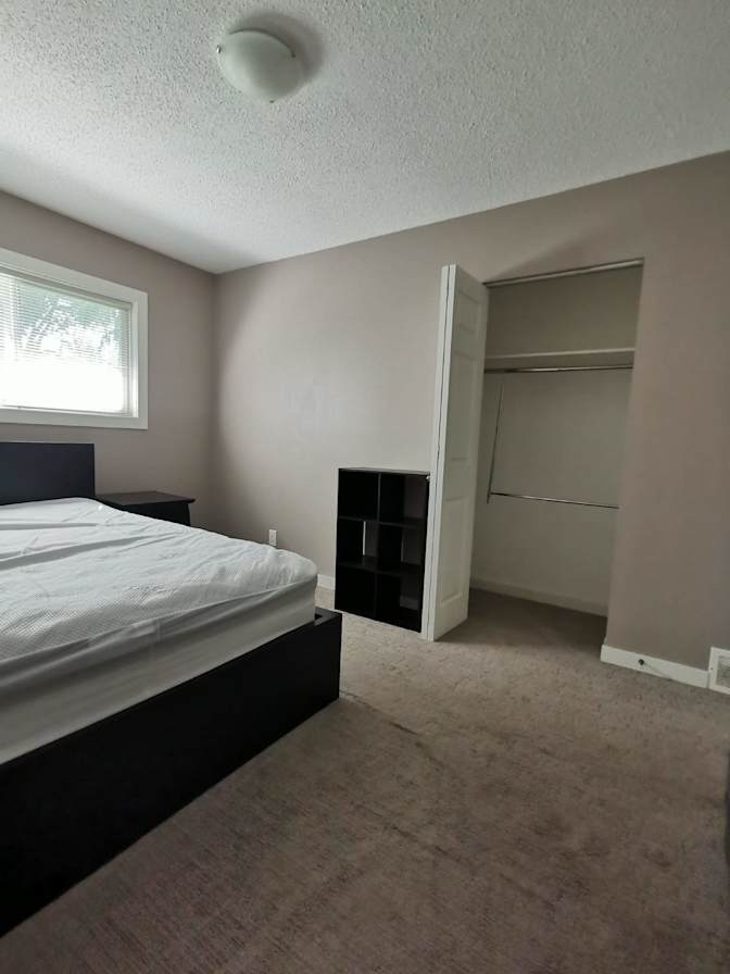 Tanner R Thiessen's room