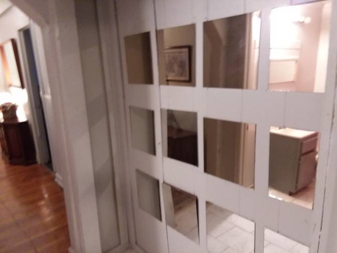 Detres's room