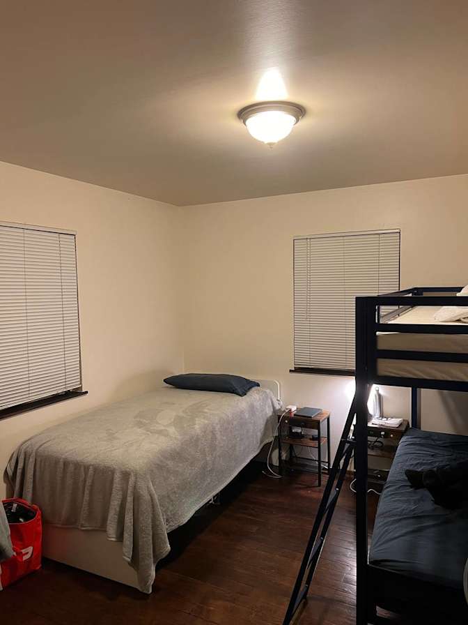 Julia Va's room