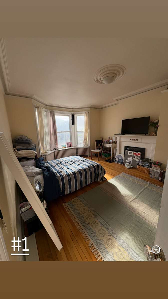 Lucia's room