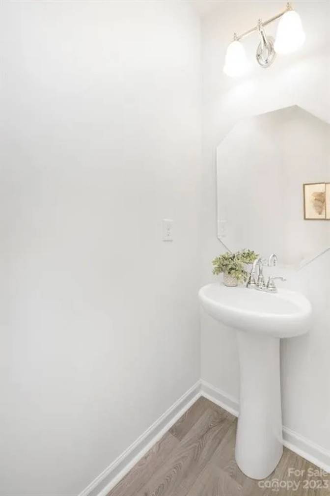 Alcove Rooms's room