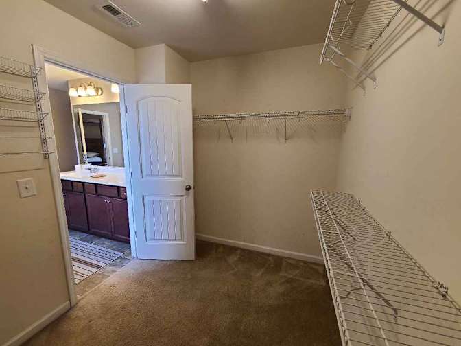 Alcove Rooms's room