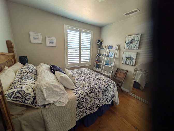 Gwen's room