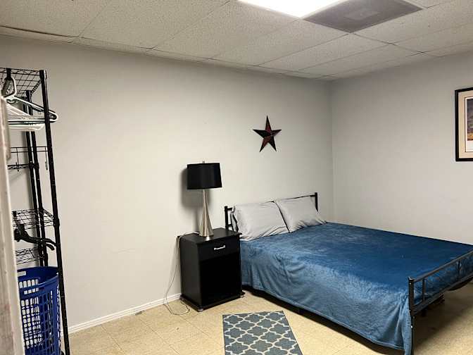 Jonnie's room