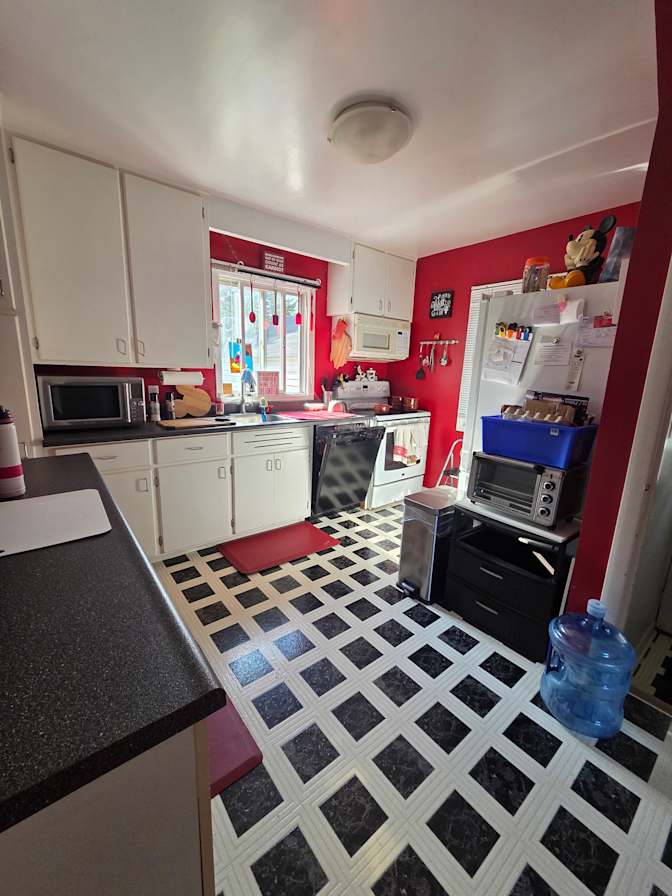 Mary-Sue's room