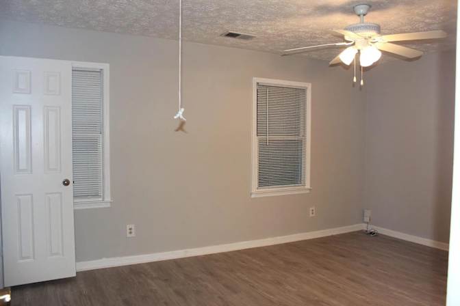 Alcove Rooms's room