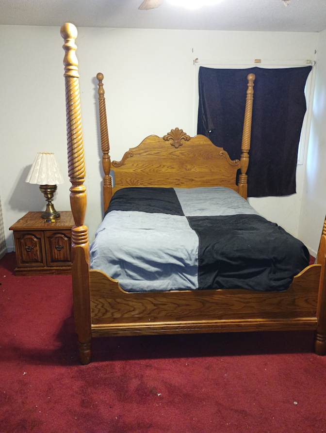Lee's room