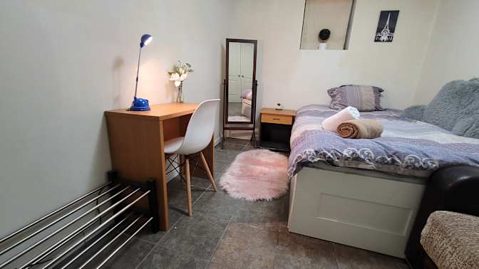 chaki's room