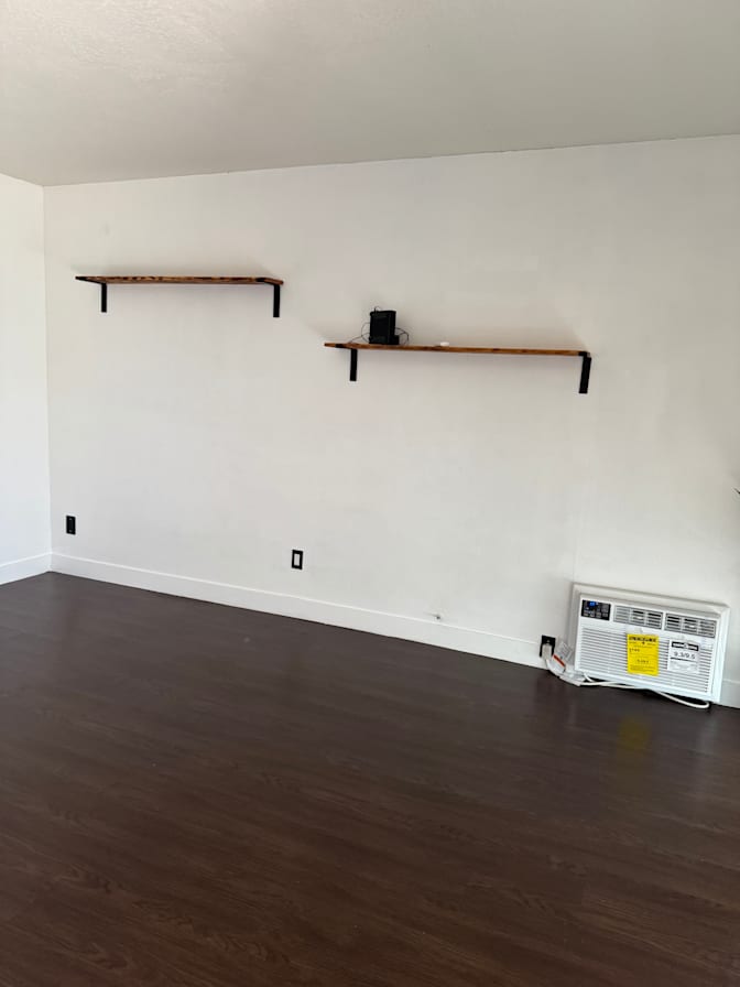 Vicente's room
