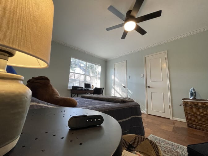 Yas's room