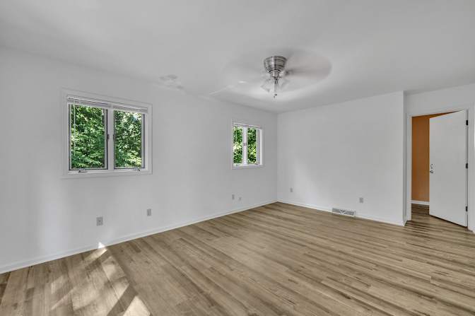 lifedoorrentals's room