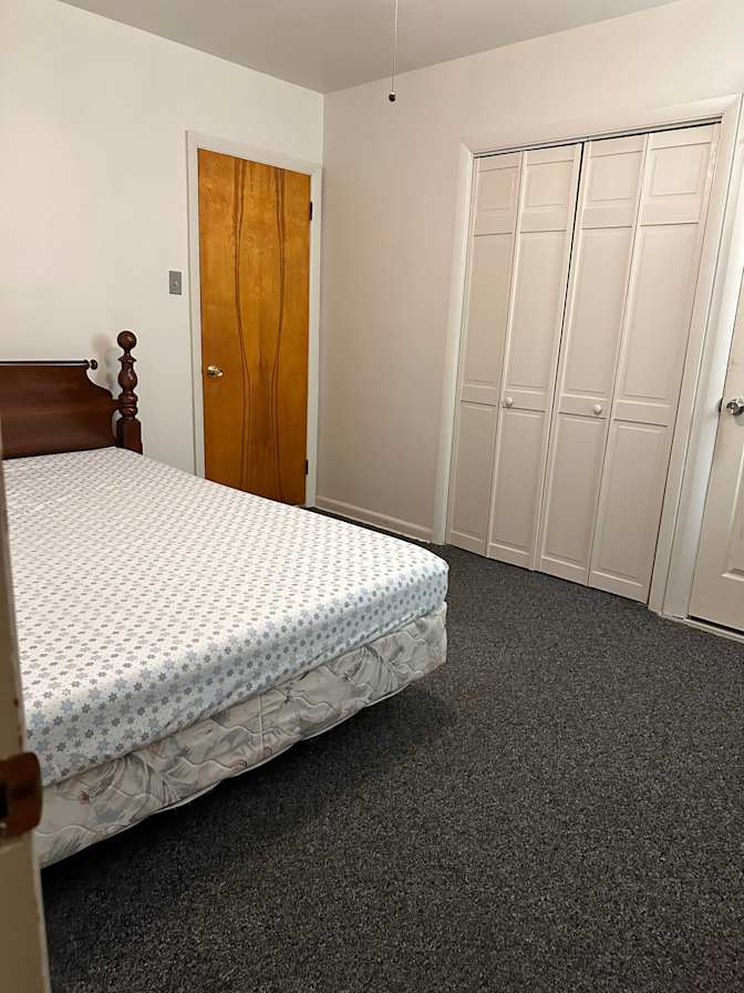 Linh's room