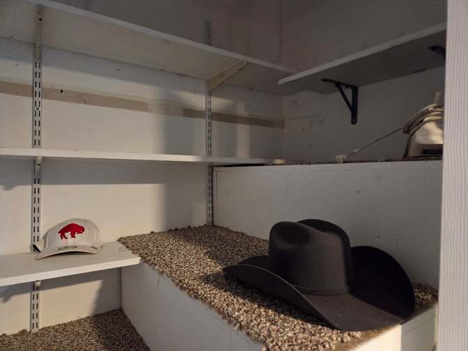 Laura mendoza's room