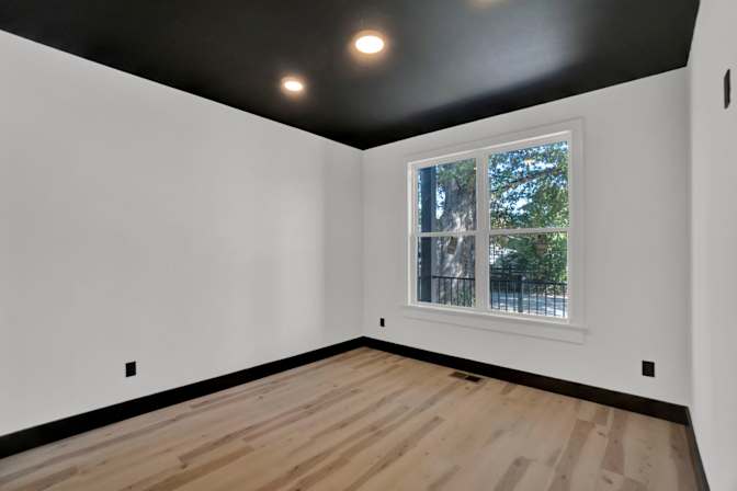 Alcove Rooms's room