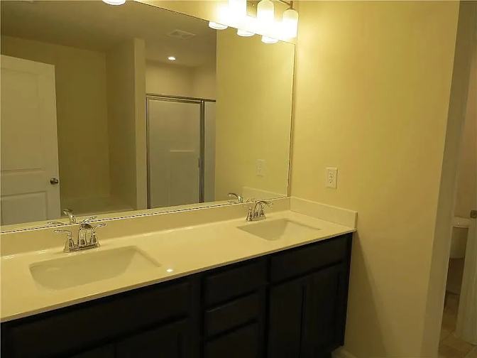Alcove Rooms's room
