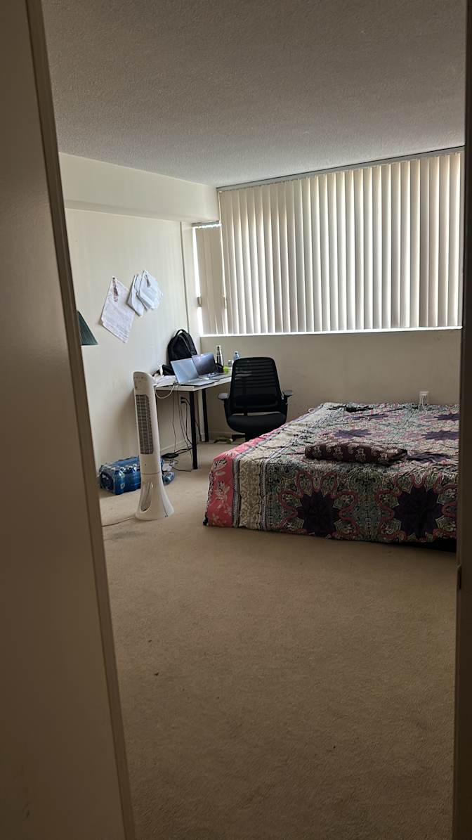Sathiyamoorthy's room