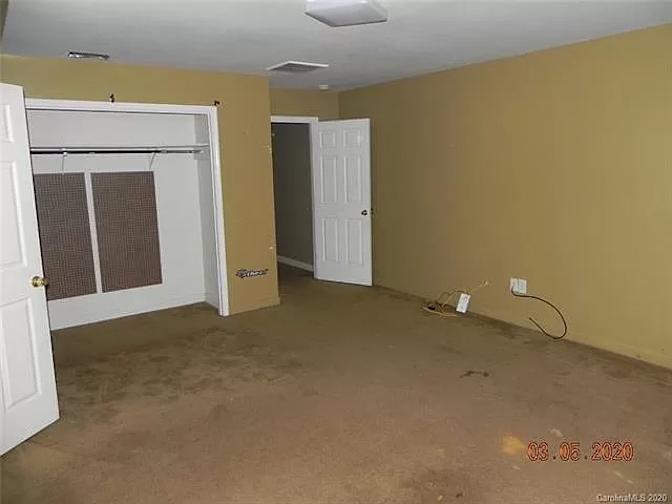 Alcove Rooms's room