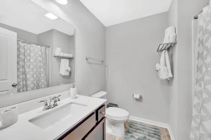 Alcove Rooms's room