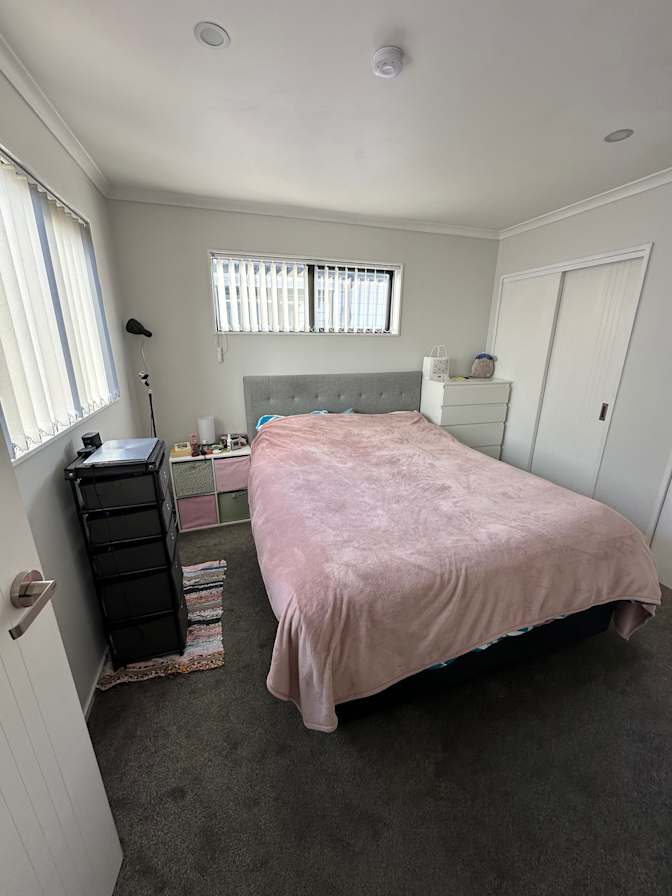 Naomi's room