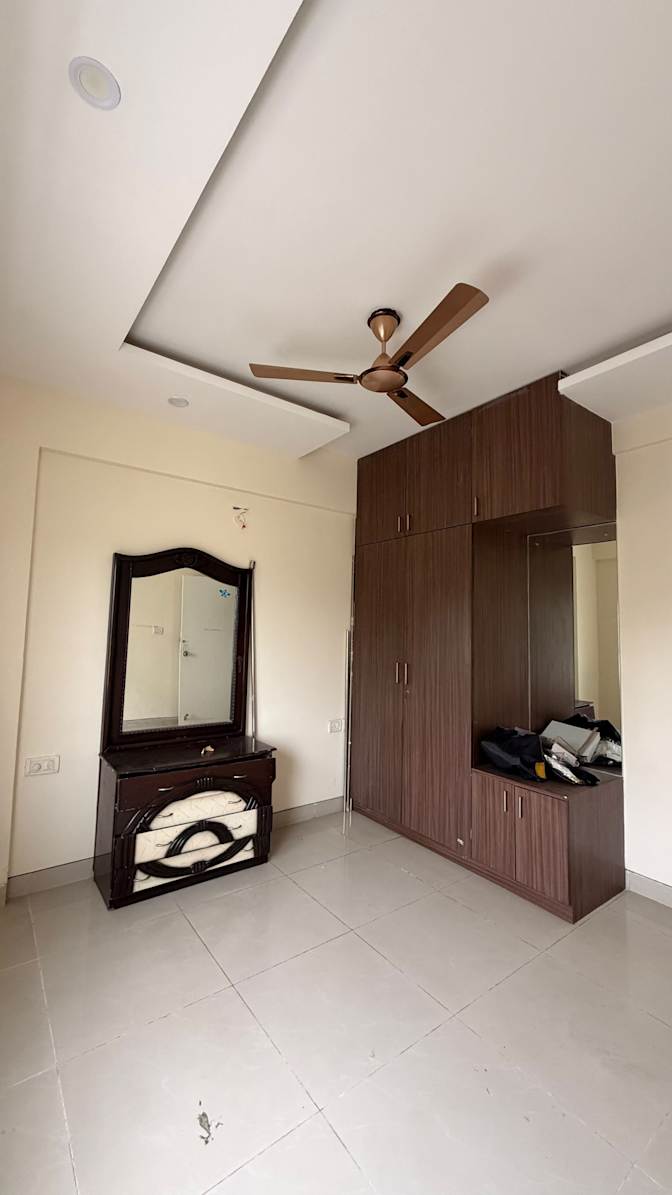Esra's room