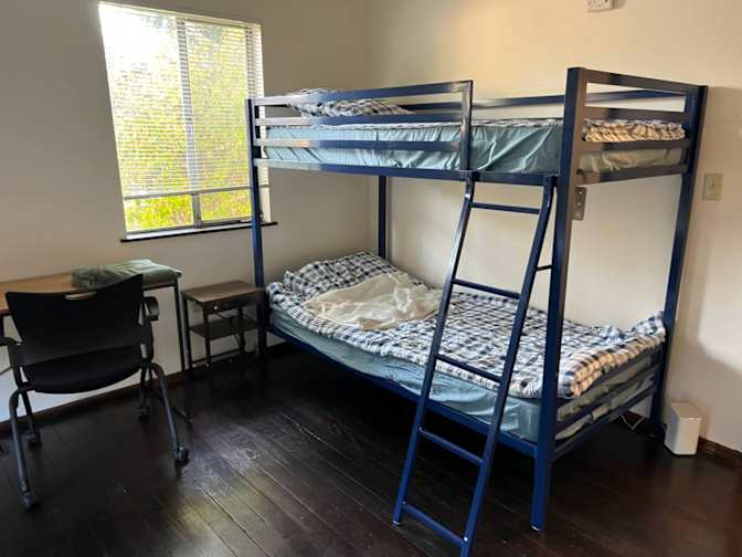 Julia Va's room