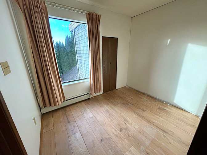 Shirin's room