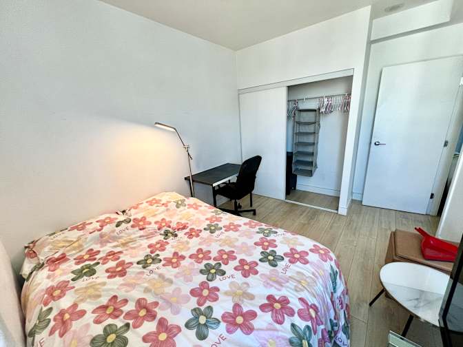 Lee's room