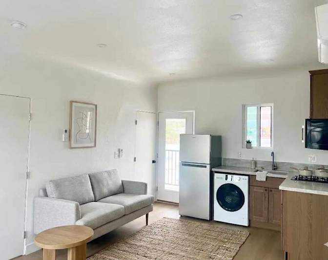 charming one-bedroom Available's room