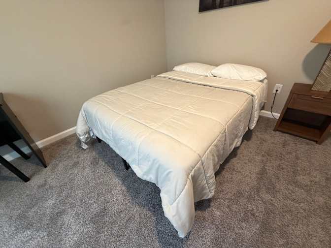 Alcove Rooms's room