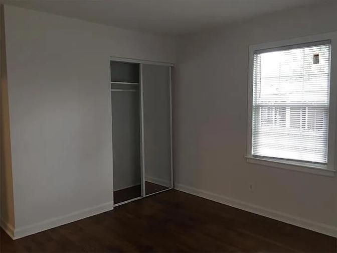 Alcove Rooms's room