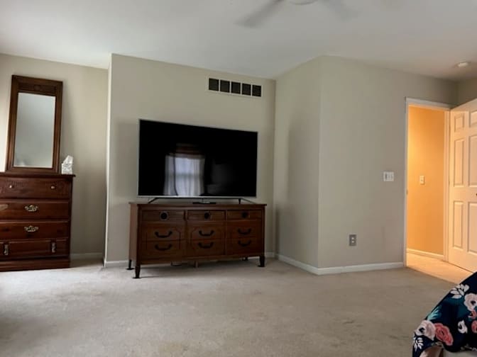 Enrique's room