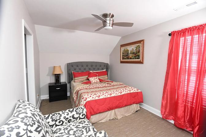 Alcove Rooms's room