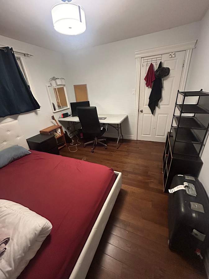 Beshoy's room