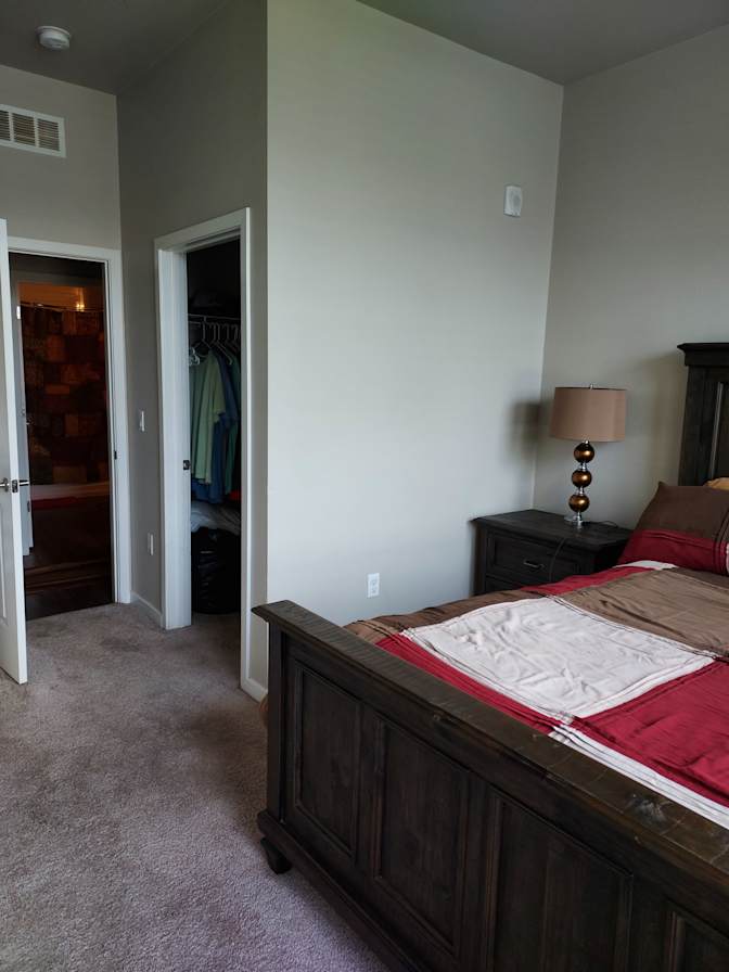 Gina C's room