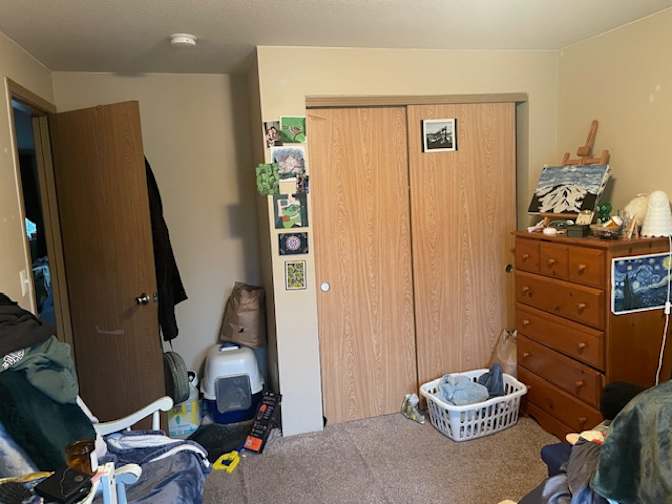Alyssa M's room