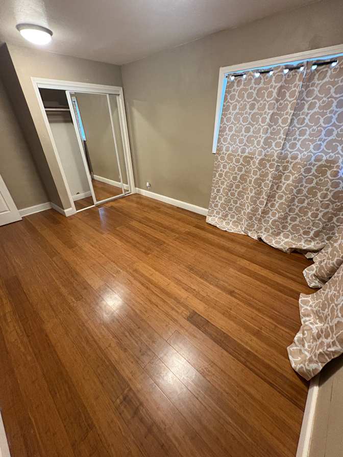 KyrieAnna's room