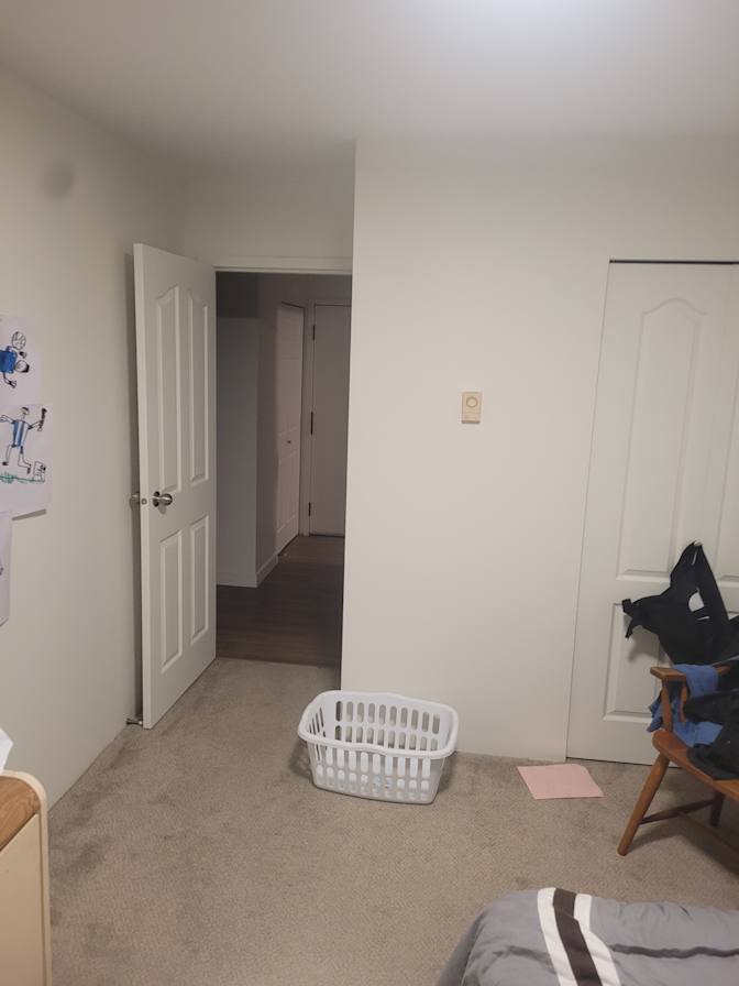 Derek Tompkins's room