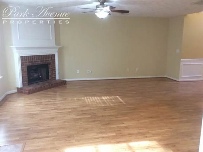 Alcove Rooms's room