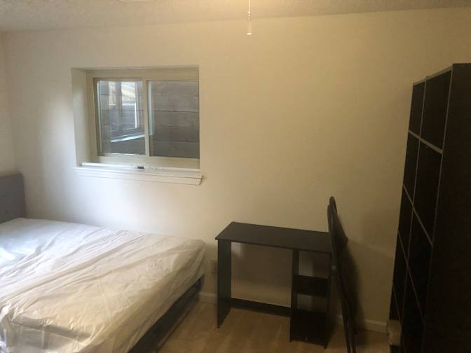 Duc's room