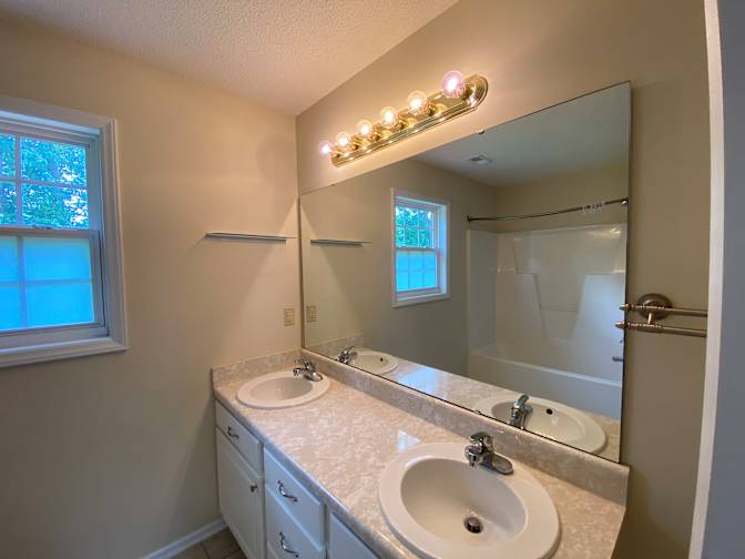 Alcove Rooms's room