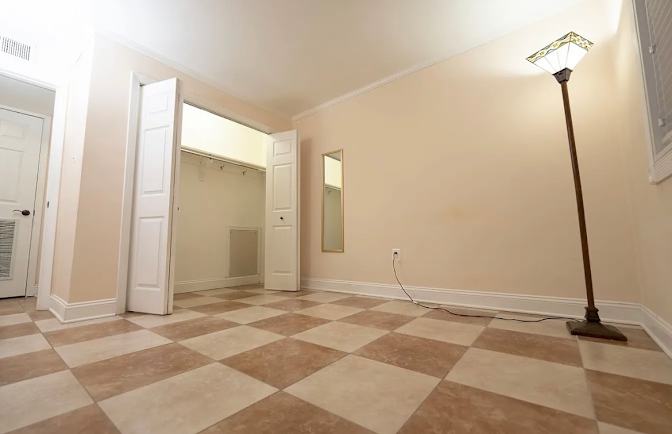 Takhira's room