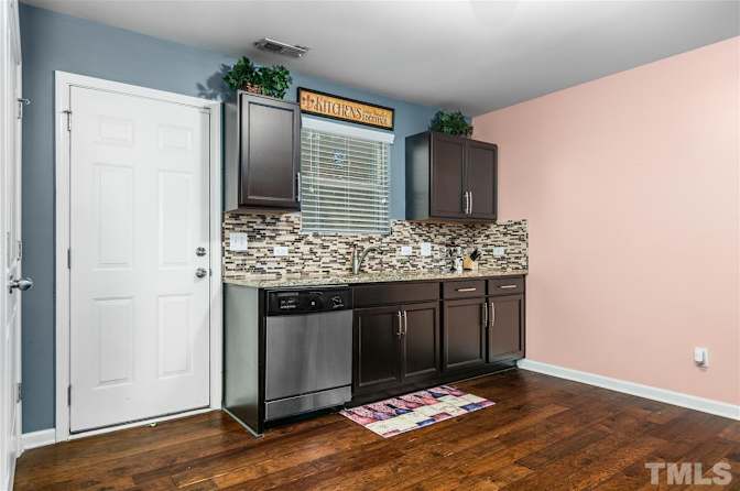 Alcove Rooms's room