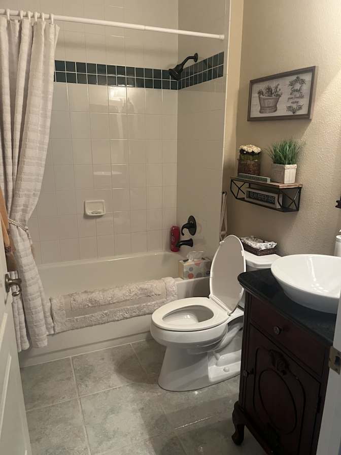 Bobbi Lynch's room